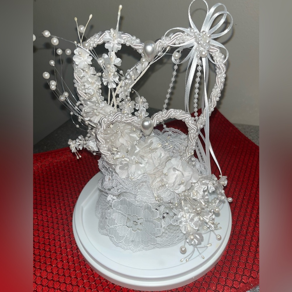 Laura Lees Decortive Heart Wedding Cake Topper - Picture 9 of 15
